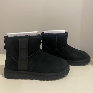 Women’s UGG Classic Mini Side Logo